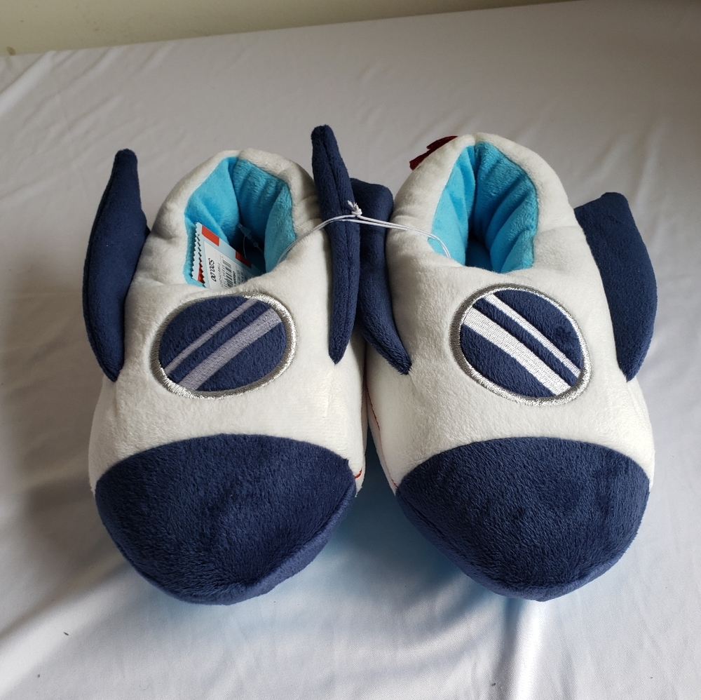 Boys' Cat & Jack Shoes Cat & Jack Zion Spaceship Slippers. Size small 13/1
